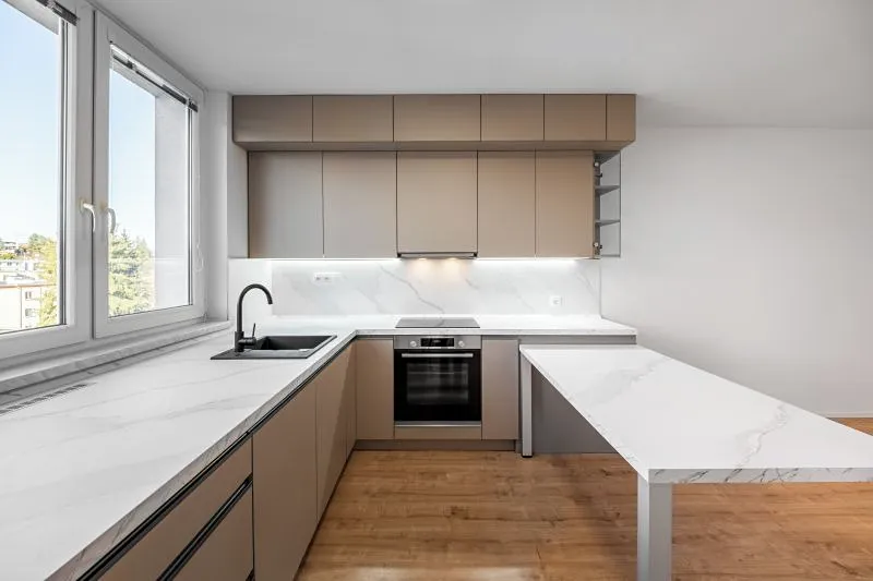 Byt 4+kk 80 m² + lodžie + sklep – ulice Budovatelská, Zlín